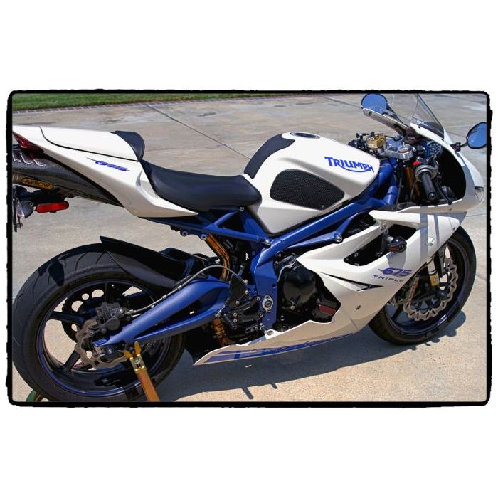 TRIUMPH Daytona 675 ('06-'12) Street Triple ('09-'12) DAVE MOSS DESIGN SnakeSkin Tank Grips: Free Center Tank Protector Included