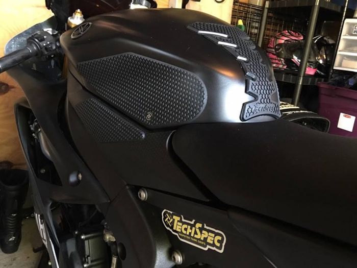 YAMAHA  R6  ('06-'16) SnakeSkin Tank Grips: Free Center Tank Protector Included