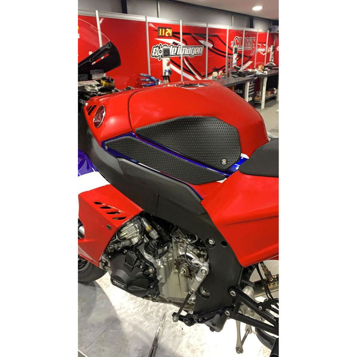 Puños de depósito SnakeSkin para HONDA CBR1000RR-R ('20-'24): protector de depósito central gratuito incluido