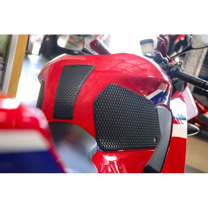 Puños de depósito SnakeSkin para HONDA CBR 600 RR ('20-'24): protector de depósito central gratuito incluido