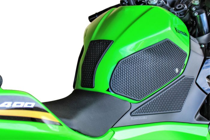 KAWASAKI NINJA 400 '17-'24/ Ninja 500 '24+ Snake Skin Tank Grips: Free Center Tank Protector Included