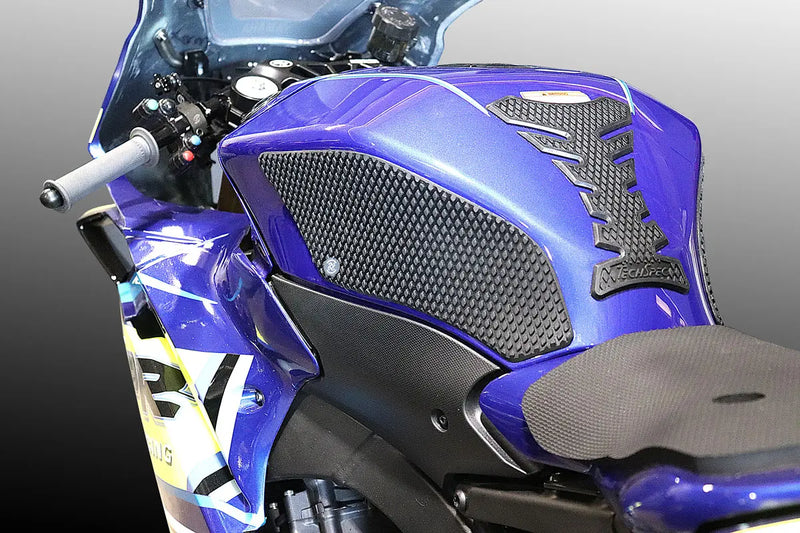 TechSpec SnakeSkin Tank Grips – 2025+ Yamaha R9 + Center Tank Protector