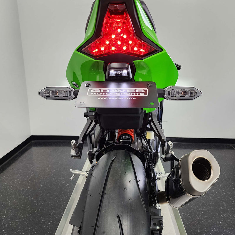 Graves '23 -'26 Kawasaki ZX-4RR ZX-4R Cat-Back Slip-on Carbon Exhaust