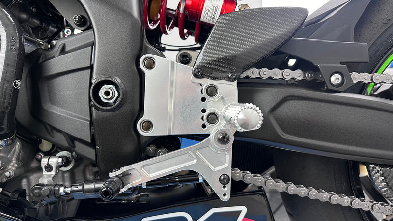 Graves '23 -'26 Kawasaki ZX-4RR / ZX-4R Adjustable Rearsets - Silver
