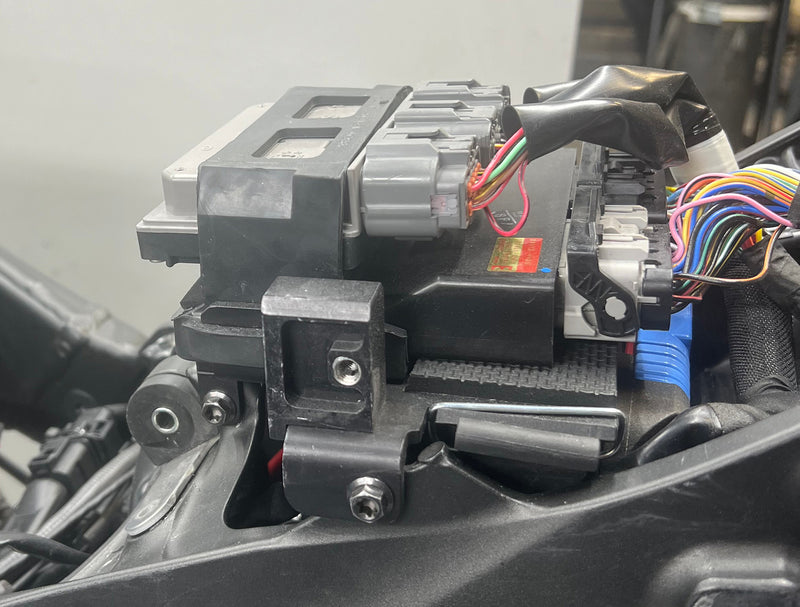 Graves 2024+Kawasaki ZX-6R Seat + Battery + Ecu Mounting Tray