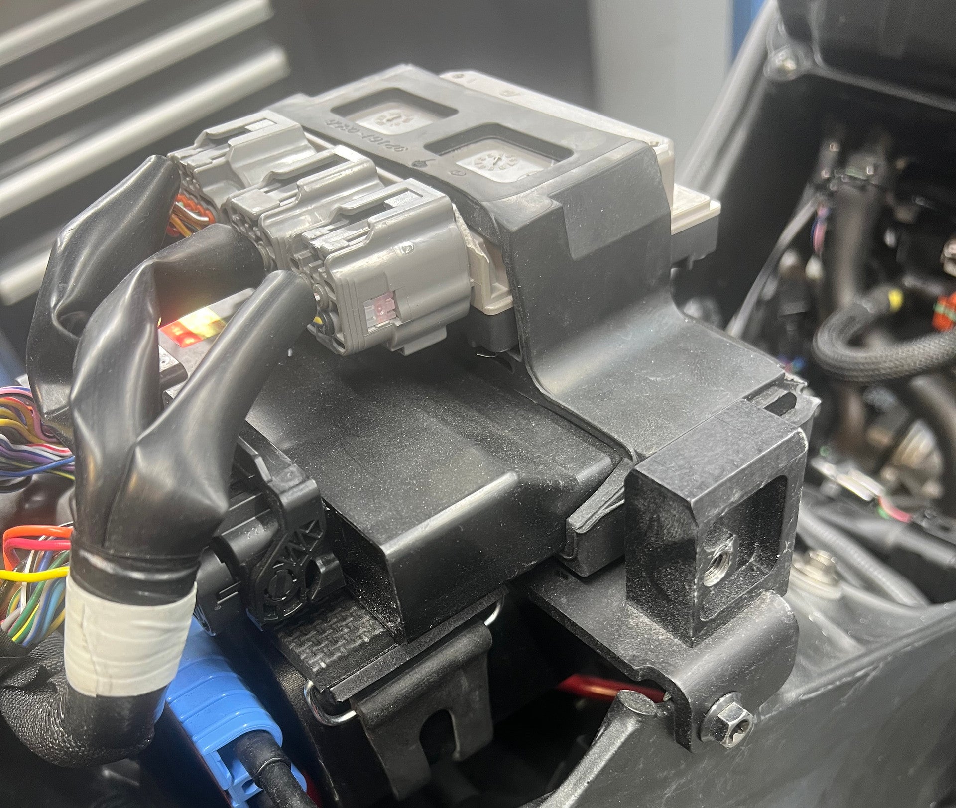 Graves 2024+Kawasaki ZX-6R Seat + Battery + Ecu Mounting Tray